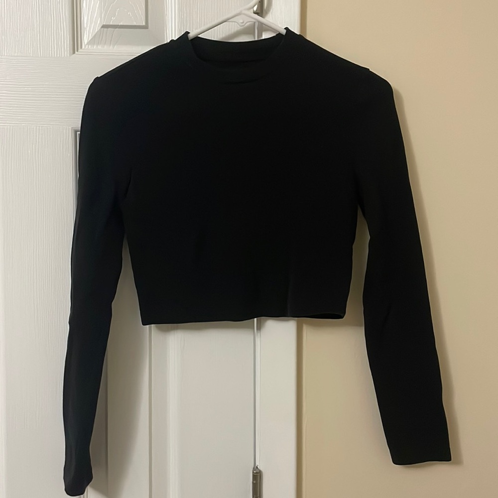 Long sleeve crop top